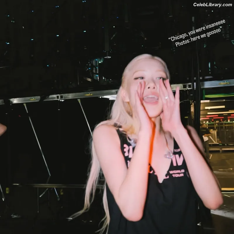 Rosé (BLACKPINK) photo 14 of 4338