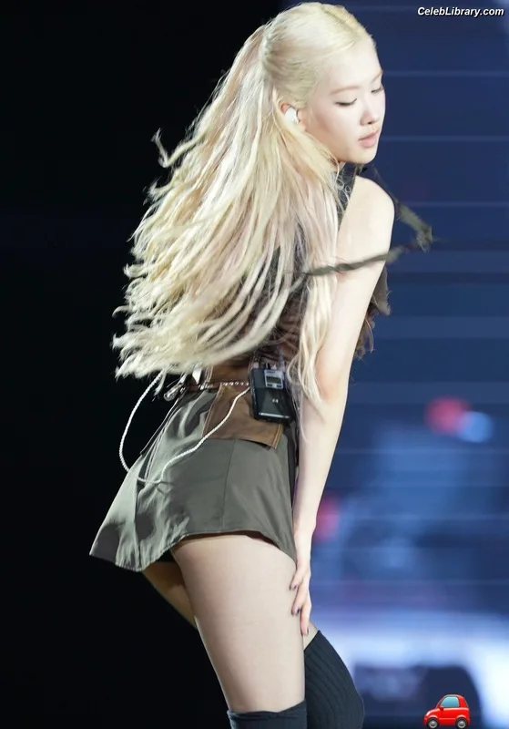 Rosé (BLACKPINK) photo 15 of 4338