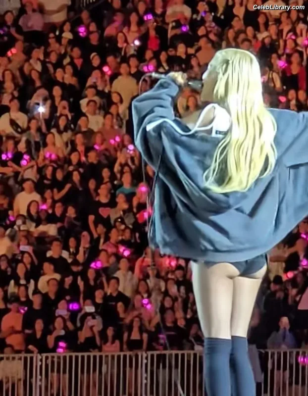 Rosé (BLACKPINK) photo 7 of 4338