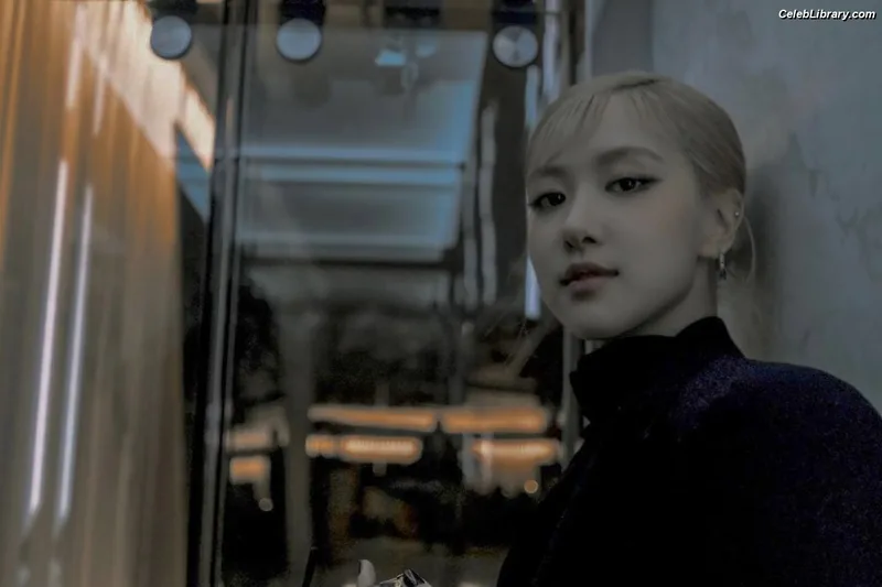 Rosé (BLACKPINK) photo 14 of 4338