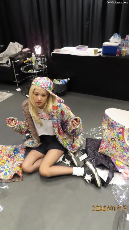 Rosé (BLACKPINK) photo 6 of 4338