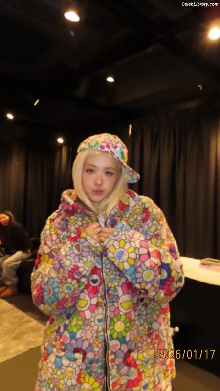 Rosé (BLACKPINK) photo 16 of 4338