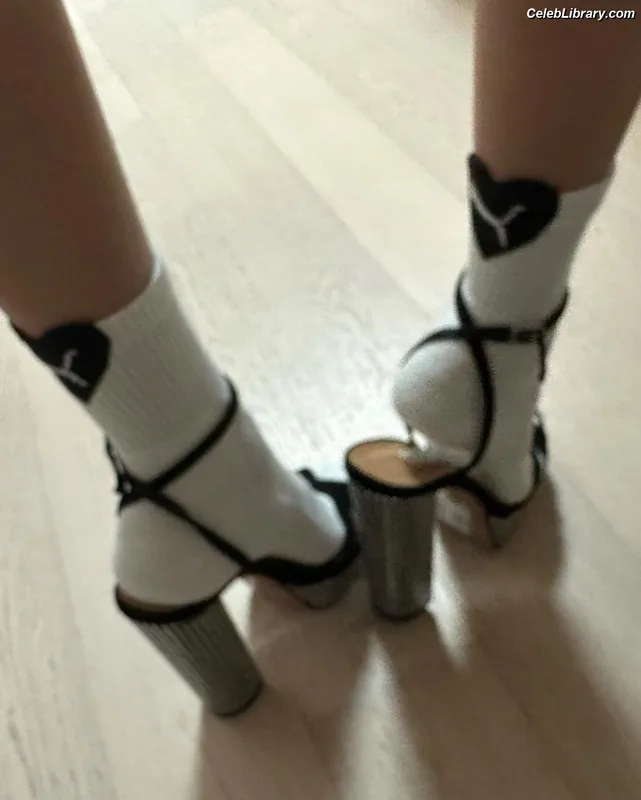 Rosé (BLACKPINK) photo 17 of 4338