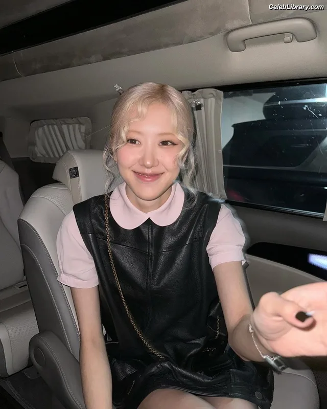 Rosé (BLACKPINK) photo 13 of 4338