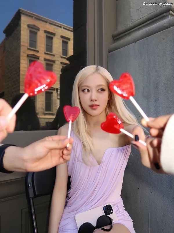 Rosé (BLACKPINK) photo 14 of 4338