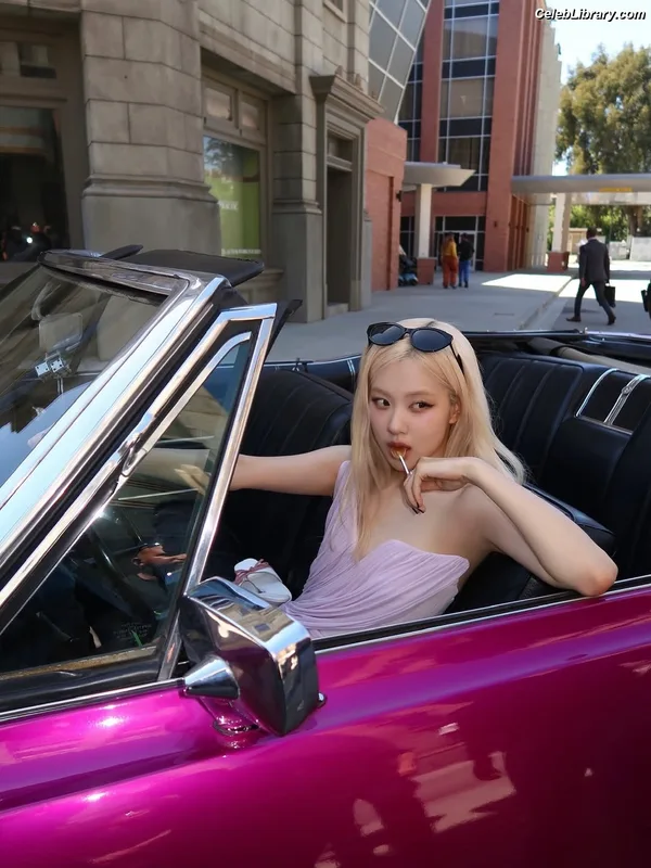 Rosé (BLACKPINK) photo 13 of 4338