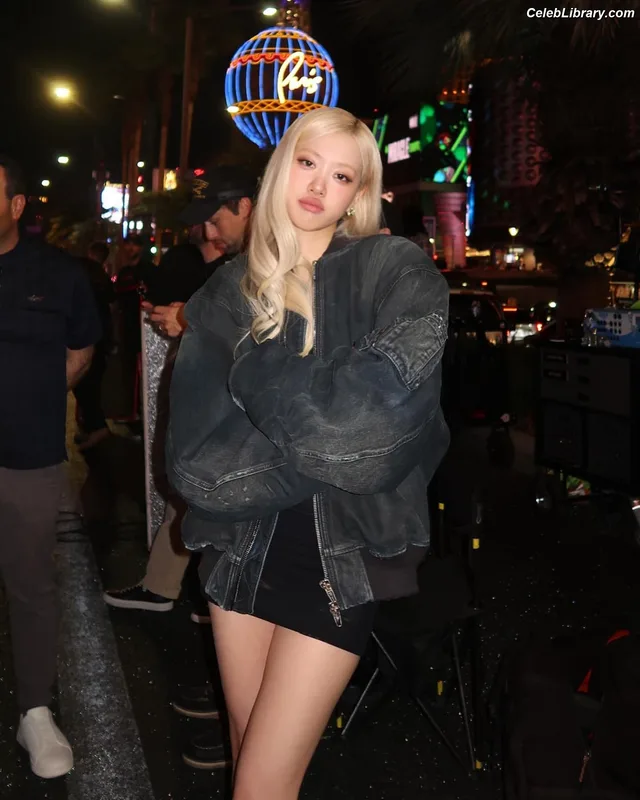 Rosé (BLACKPINK) photo 17 of 4338