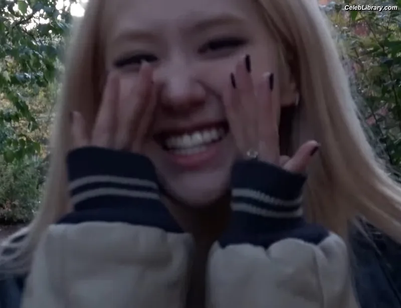 Rosé (BLACKPINK) photo 13 of 4338