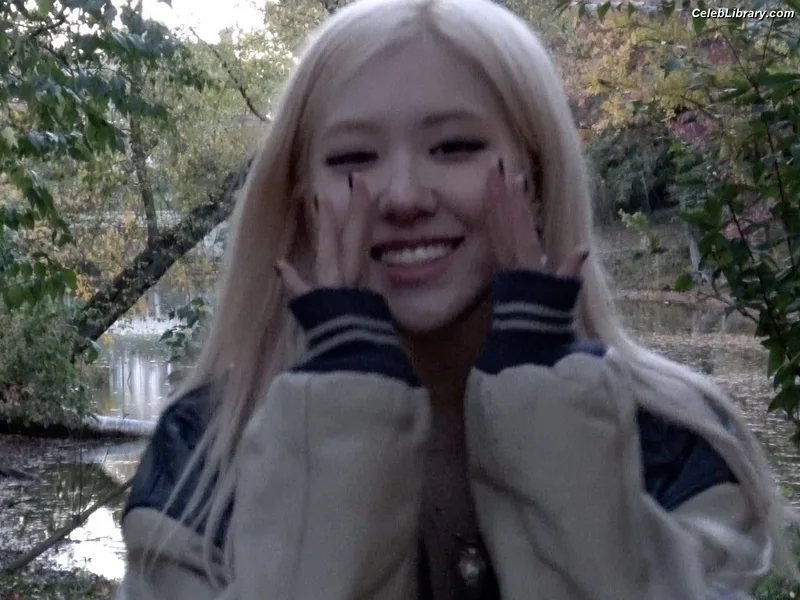 Rosé (BLACKPINK) photo 20 of 4338