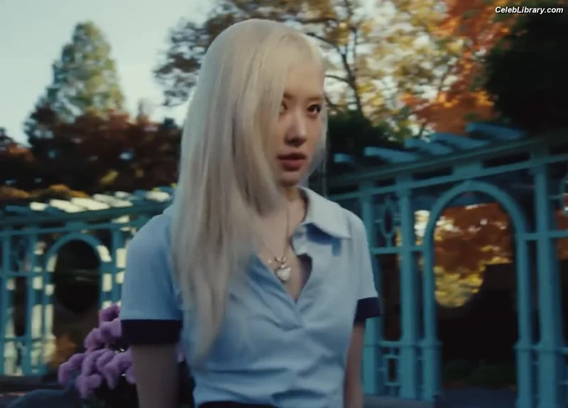 Rosé (BLACKPINK) photo 24 of 4338