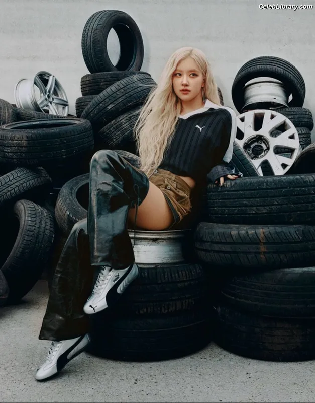 Rosé (BLACKPINK) photo 17 of 4338