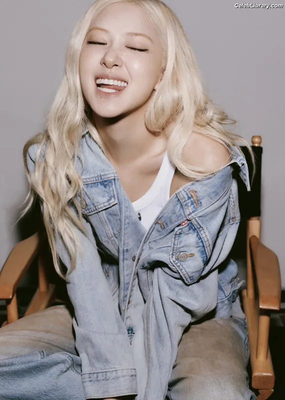 Rosé (BLACKPINK) photo 24 of 4338