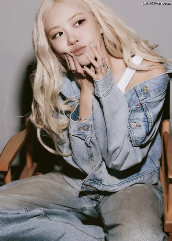 Rosé (BLACKPINK) photo 22 of 4338