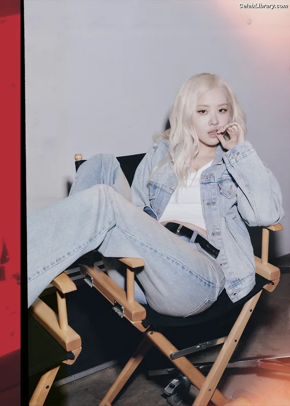 Rosé (BLACKPINK) photo 2 of 4338