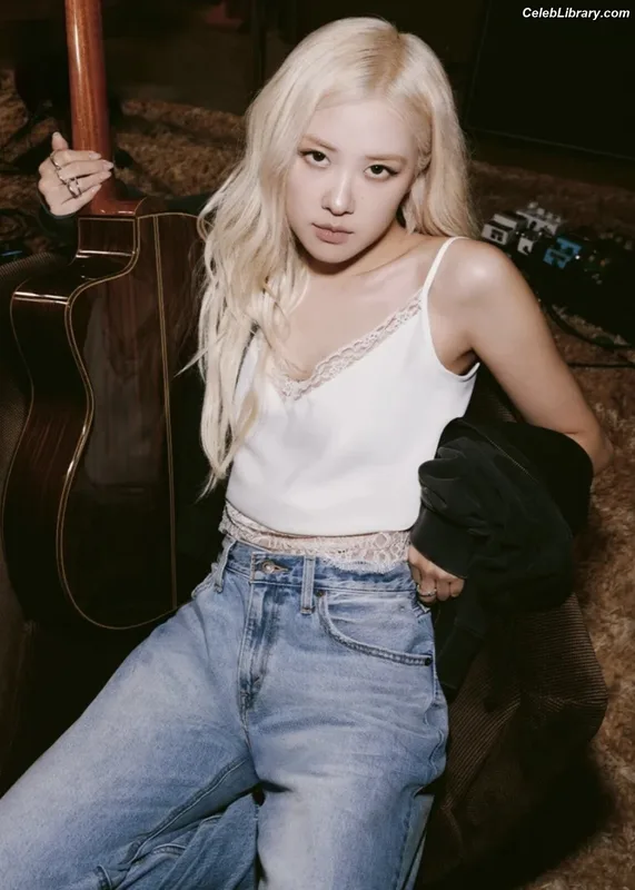 Rosé (BLACKPINK) photo 23 of 4338