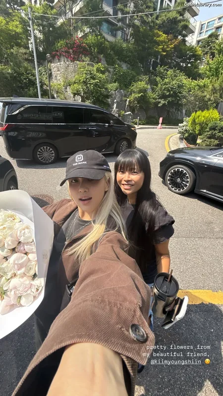 Rosé (BLACKPINK) photo 8 of 4338