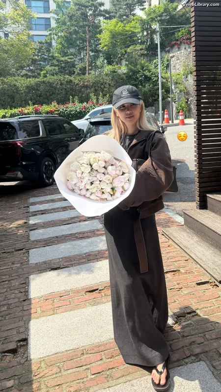 Rosé (BLACKPINK) photo 9 of 4338