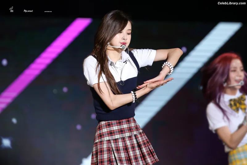 Rosé (BLACKPINK) photo 11 of 4338