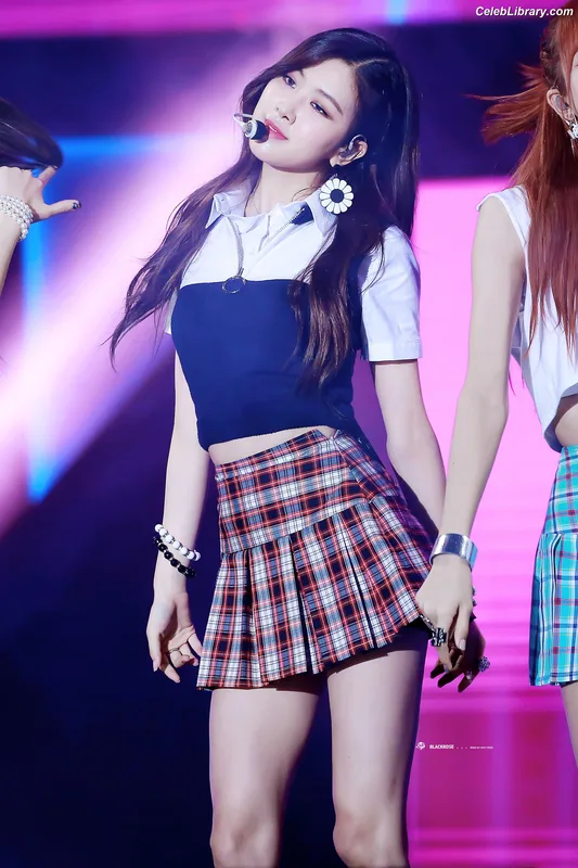 Rosé (BLACKPINK) photo 22 of 4338
