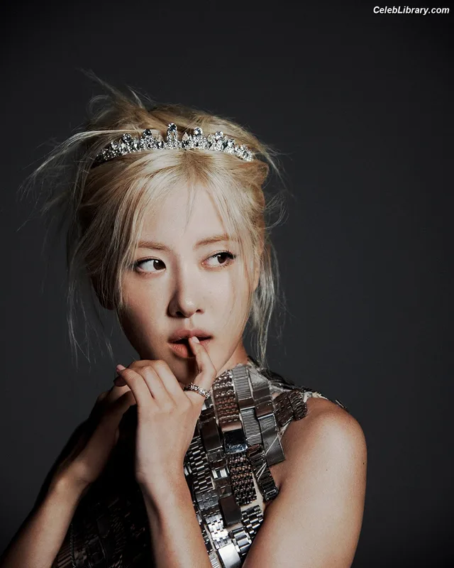Rosé (BLACKPINK) photo 3 of 4338