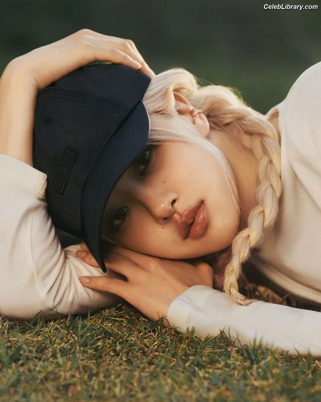 Rosé (BLACKPINK) photo 5 of 4338