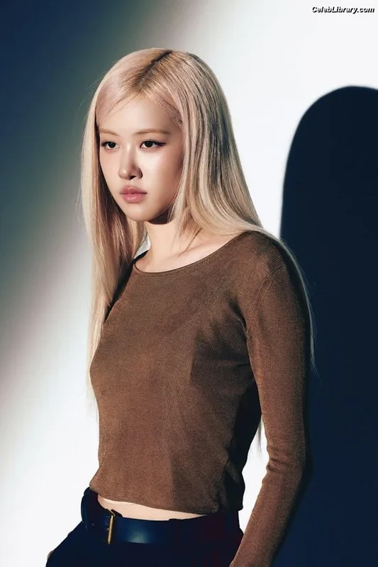 Rosé (BLACKPINK) photo 2 of 4338