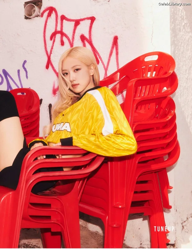 Rosé (BLACKPINK) photo 1 of 4338