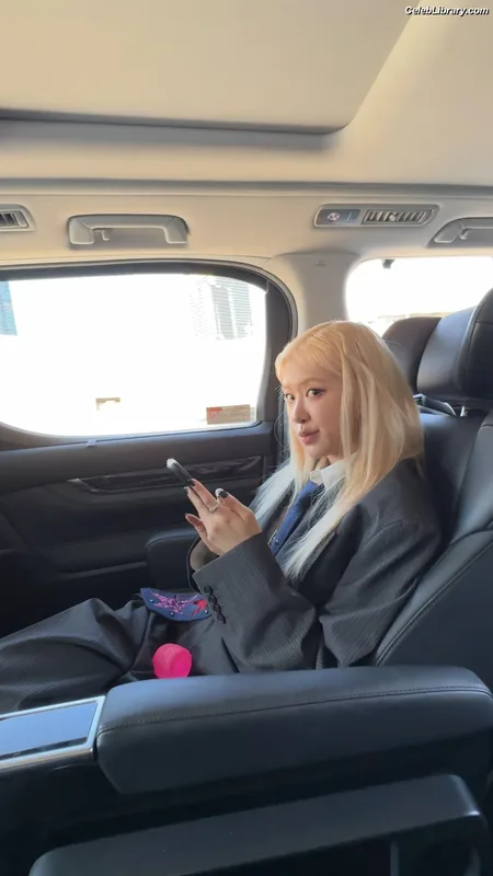 Rosé (BLACKPINK) photo 15 of 4338