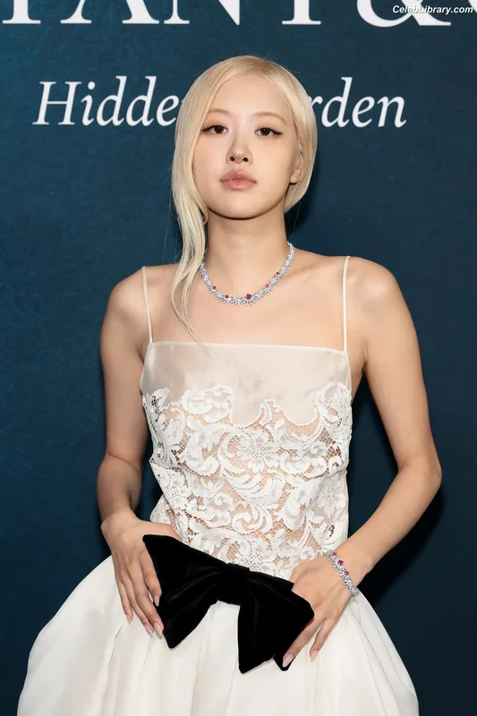 Rosé (BLACKPINK) photo 4 of 4338
