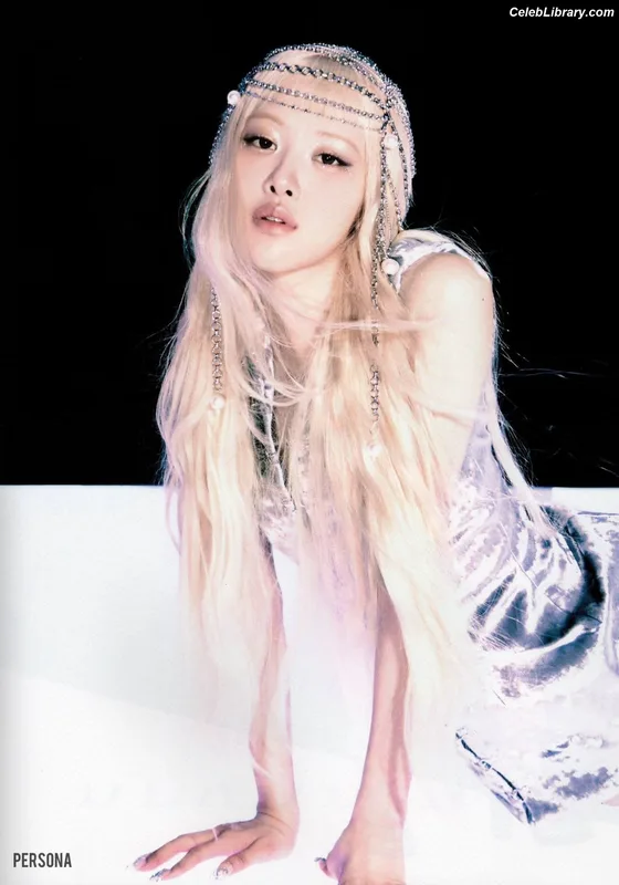 Rosé (BLACKPINK) photo 11 of 4338