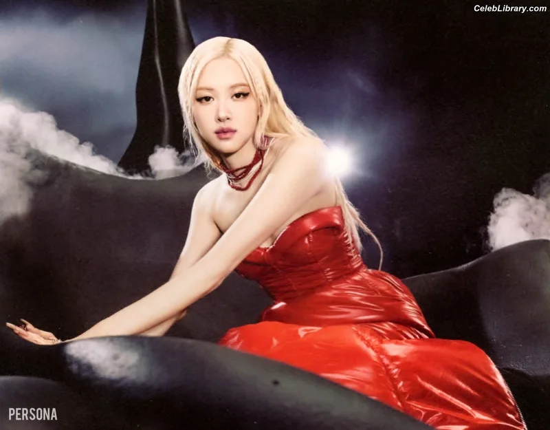 Rosé (BLACKPINK) photo 16 of 4338