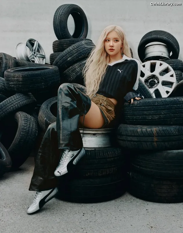 Rosé (BLACKPINK) photo 7 of 4338