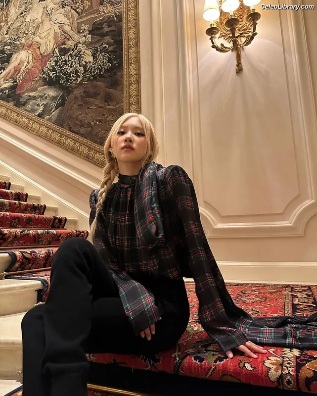 Rosé (BLACKPINK) photo 20 of 4338