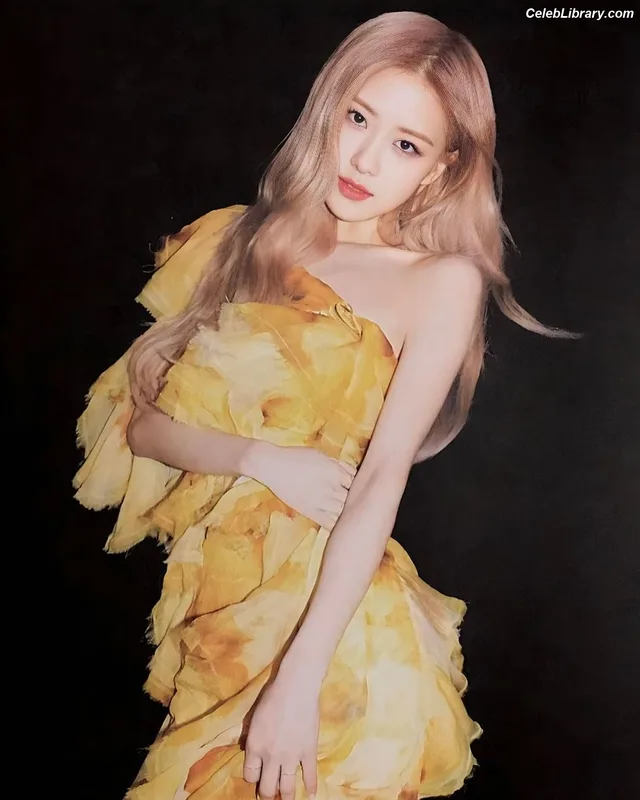 Rosé (BLACKPINK) photo 9 of 4338