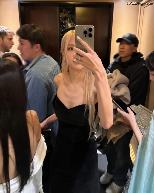 Rosé (BLACKPINK) photo 15 of 4338