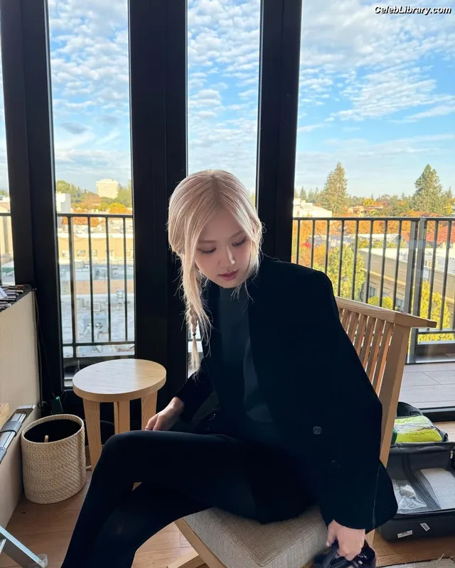 Rosé (BLACKPINK) photo 17 of 4338