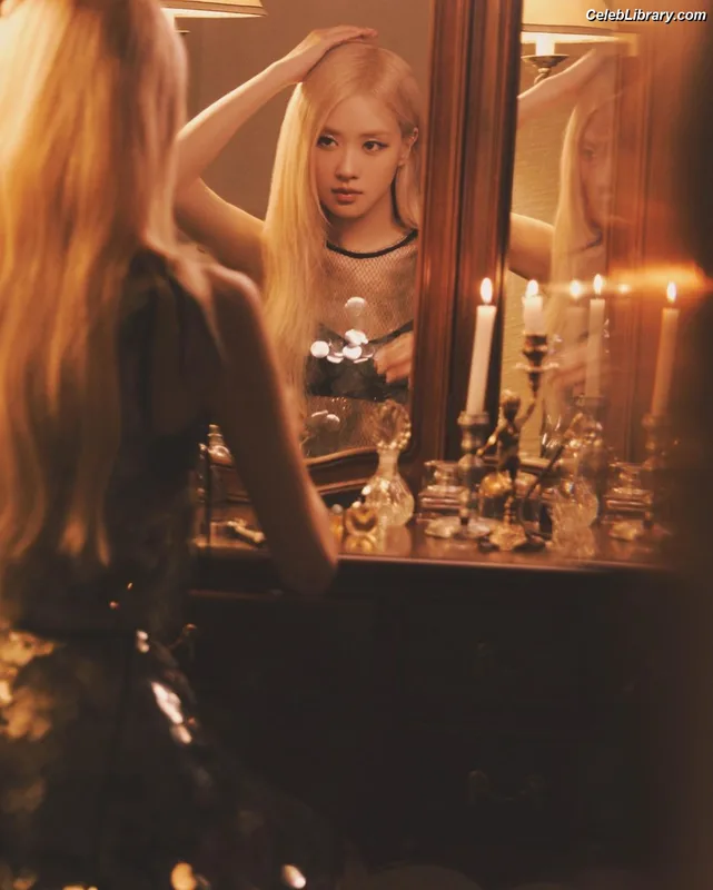 Rosé (BLACKPINK) photo 20 of 4338