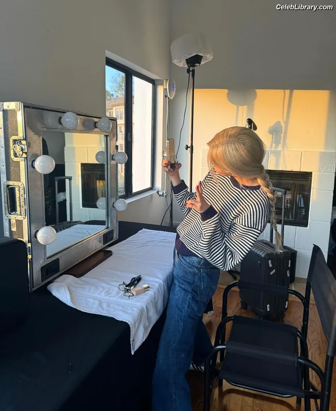 Rosé (BLACKPINK) photo 3 of 4338
