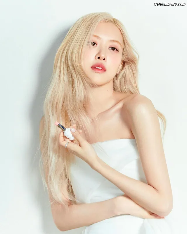 Rosé (BLACKPINK) photo 4 of 4338