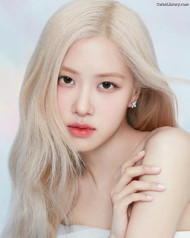 Rosé (BLACKPINK) photo 5 of 4338