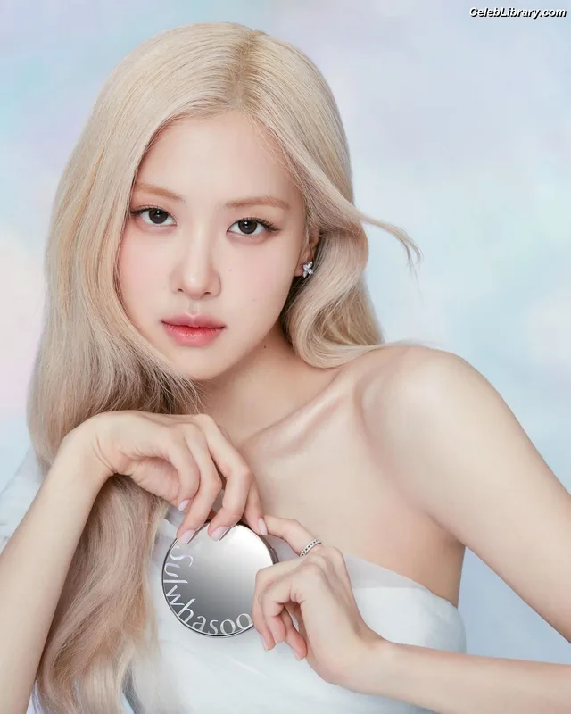 Rosé (BLACKPINK) photo 10 of 4338