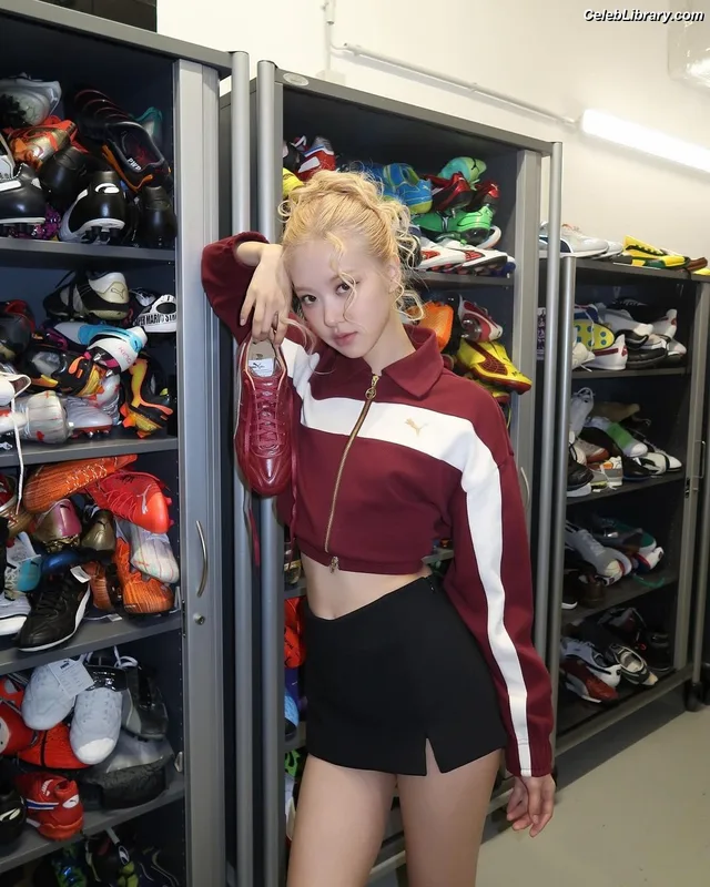 Rosé (BLACKPINK) photo 4 of 4338