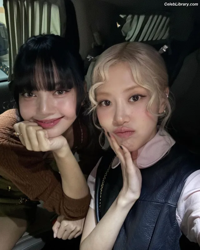 Rosé (BLACKPINK) photo 9 of 4338