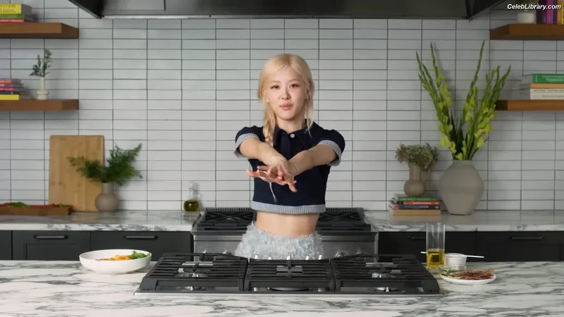 Rosé (BLACKPINK) photo 22 of 4338