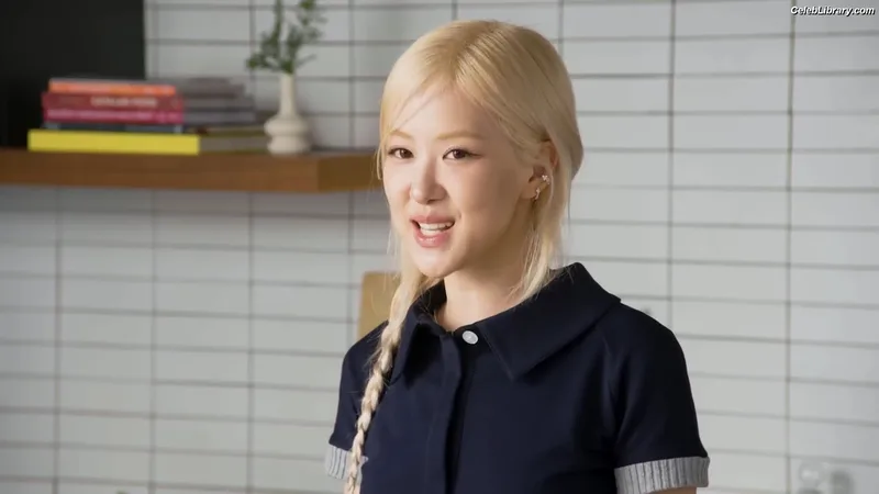 Rosé (BLACKPINK) photo 2 of 4338