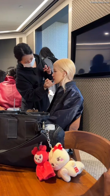 Rosé (BLACKPINK) photo 19 of 4338