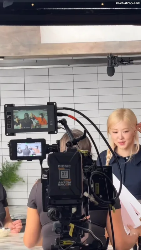 Rosé (BLACKPINK) photo 4 of 4338