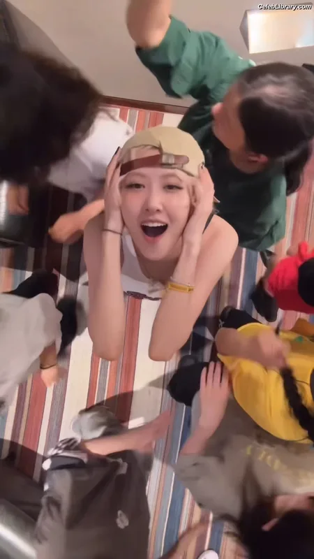 Rosé (BLACKPINK) photo 4 of 4338