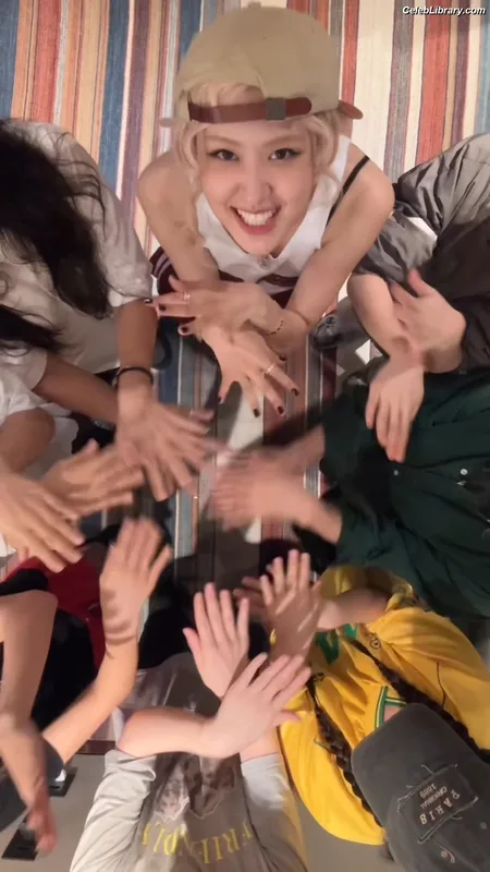 Rosé (BLACKPINK) photo 19 of 4338