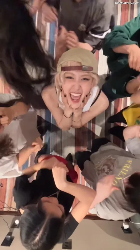 Rosé (BLACKPINK) photo 21 of 4338